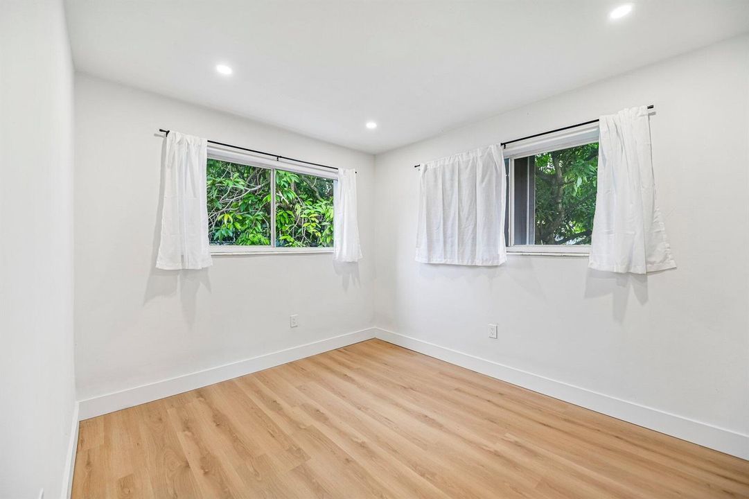 29-web-or-mls-NE 165th St-S0110-029