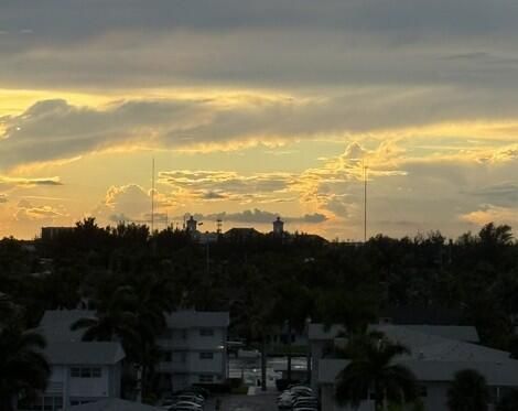 39-print-3140-s-ocean-dr-610