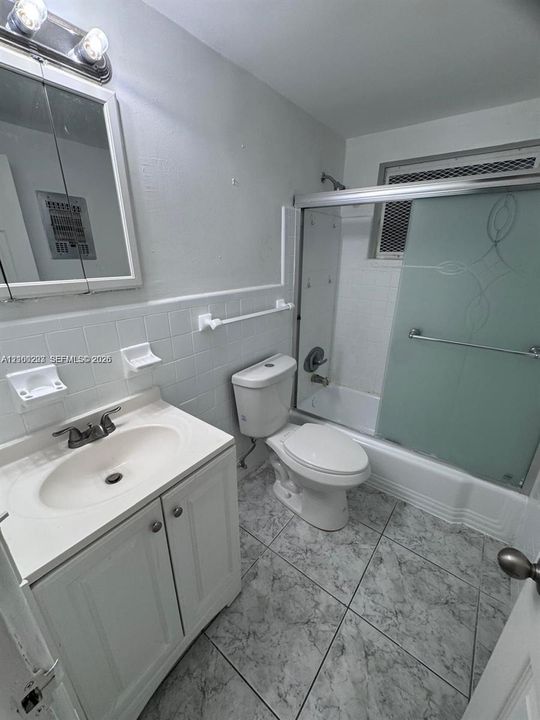 В аренду: $1,500 (0 спален, 1 ванн, 439 Квадратных фут)