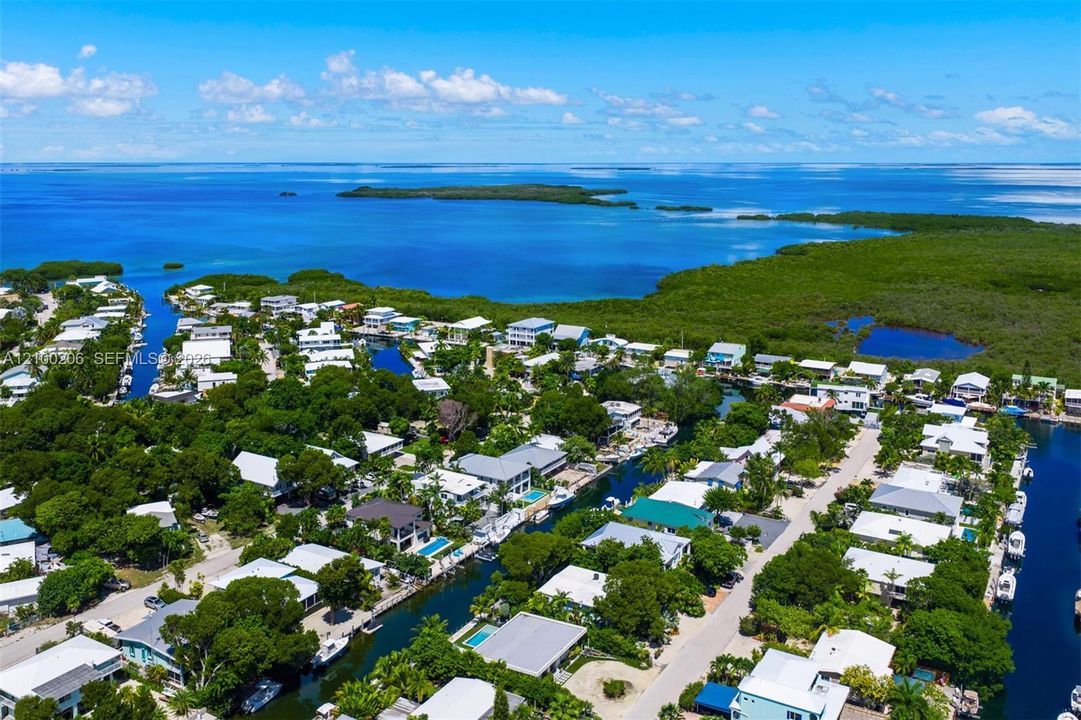 На продажу: $4,350,000 (4 спален, 3 ванн, 3120 Квадратных фут)