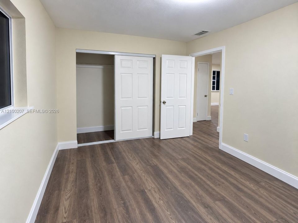 En Venta: $625,000 (5 camas, 3 baños, 1641 Pies cuadrados)