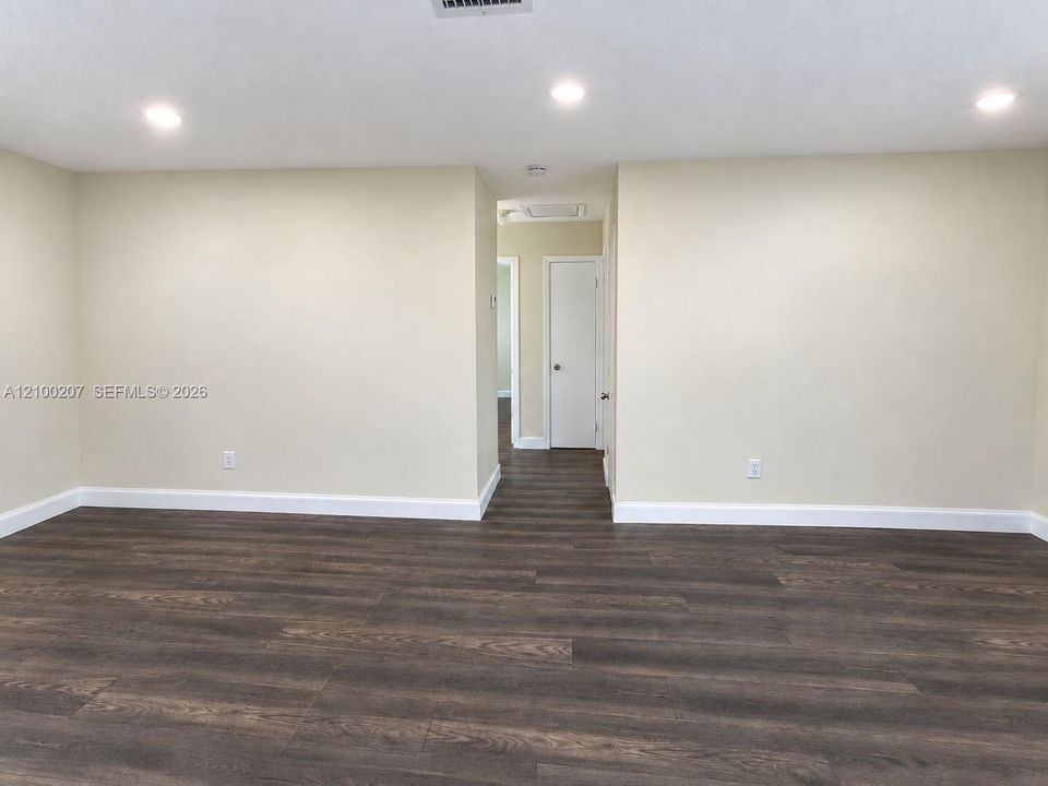 En Venta: $625,000 (5 camas, 3 baños, 1641 Pies cuadrados)