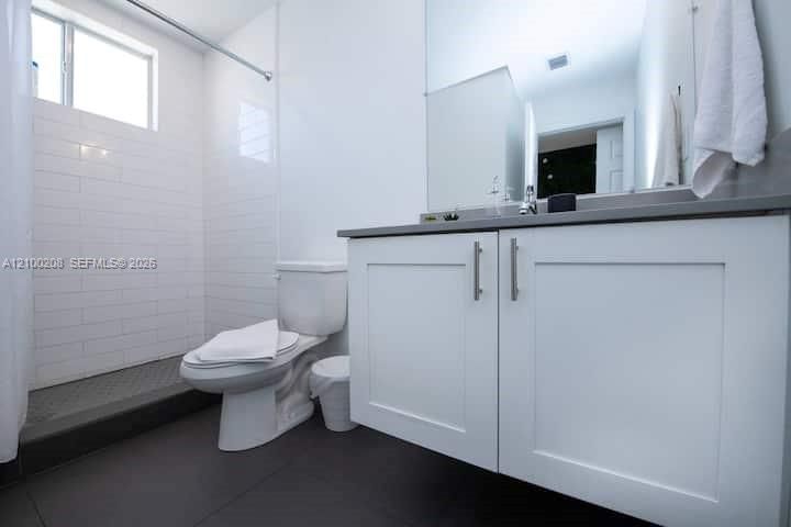For Rent: $2,250 (2 beds, 3 baths, 1190 Square Feet)