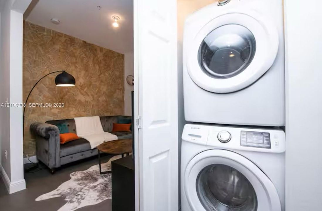 For Rent: $2,250 (2 beds, 3 baths, 1190 Square Feet)