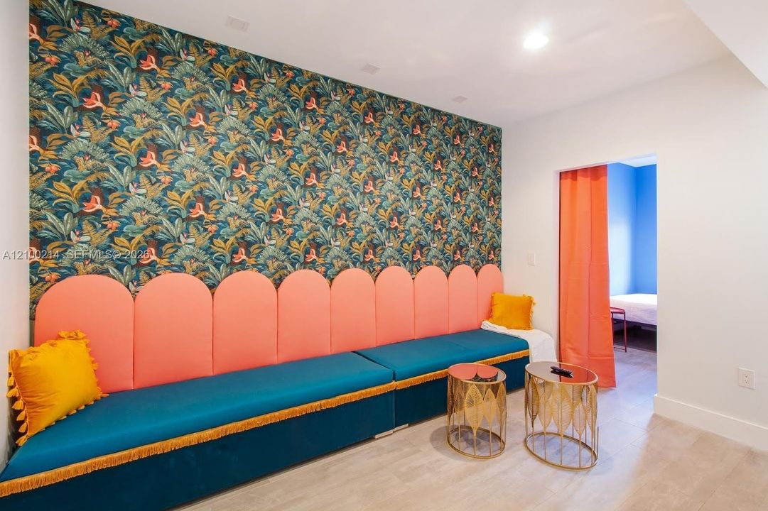 В аренду: $2,000 (1 спален, 1 ванн, 785 Квадратных фут)