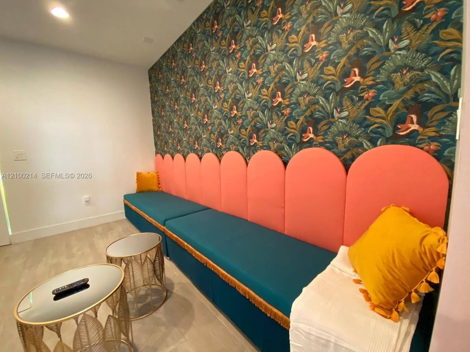 В аренду: $2,000 (1 спален, 1 ванн, 785 Квадратных фут)