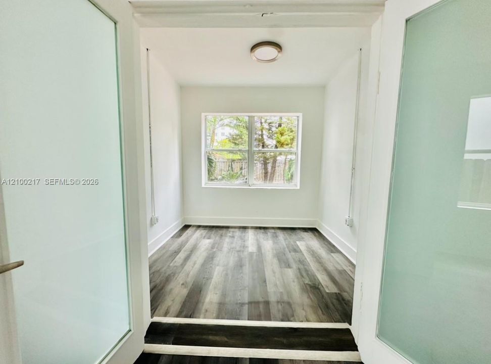 В аренду: $2,100 (2 спален, 1 ванн, 4502 Квадратных фут)
