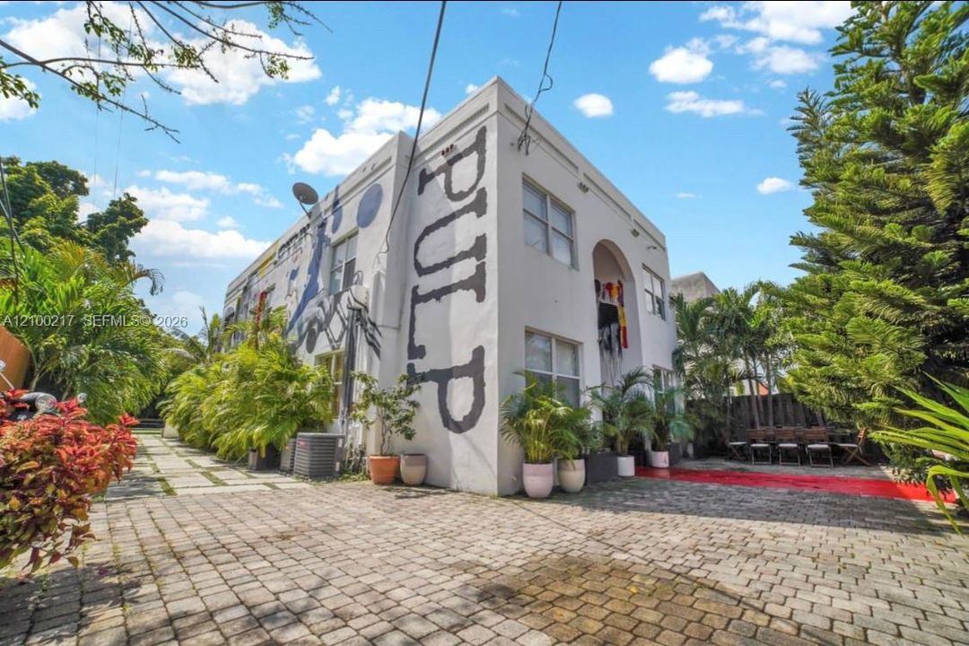 В аренду: $2,100 (2 спален, 1 ванн, 4502 Квадратных фут)