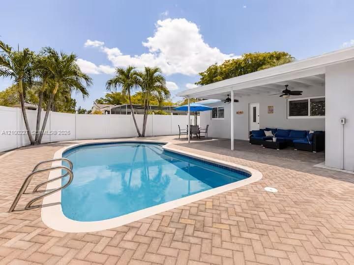 En Venta: $640,000 (3 camas, 2 baños, 1606 Pies cuadrados)