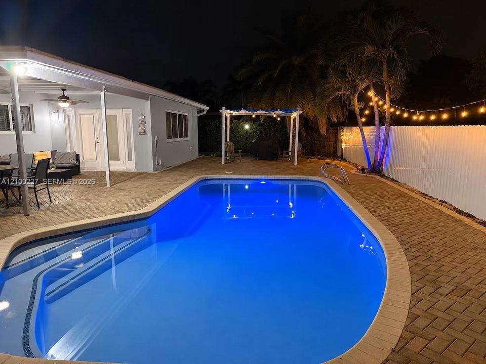 En Venta: $640,000 (3 camas, 2 baños, 1606 Pies cuadrados)