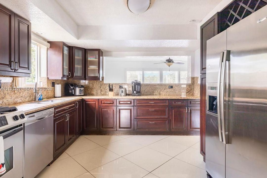 En Venta: $640,000 (3 camas, 2 baños, 1606 Pies cuadrados)