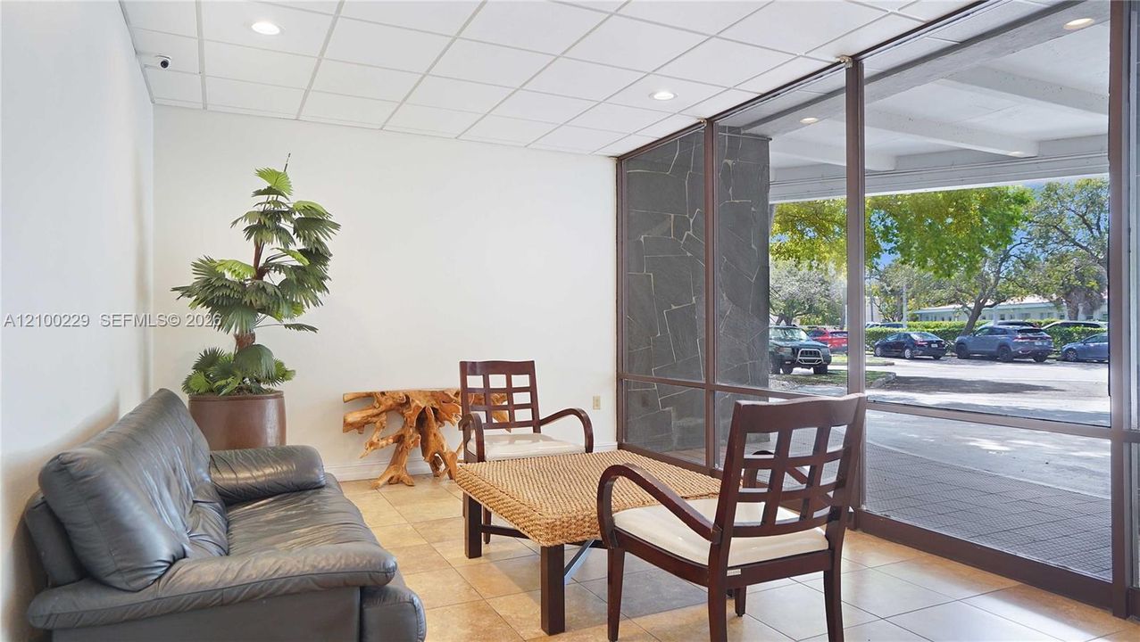 На продажу: $299,000 (1 спален, 1 ванн, 970 Квадратных фут)