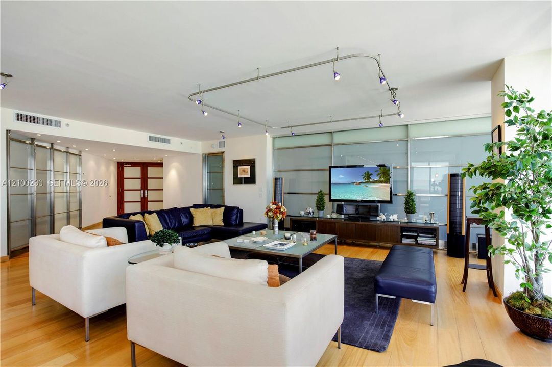 For Rent: $11,000 (2 beds, 2 baths, 1980 Square Feet)