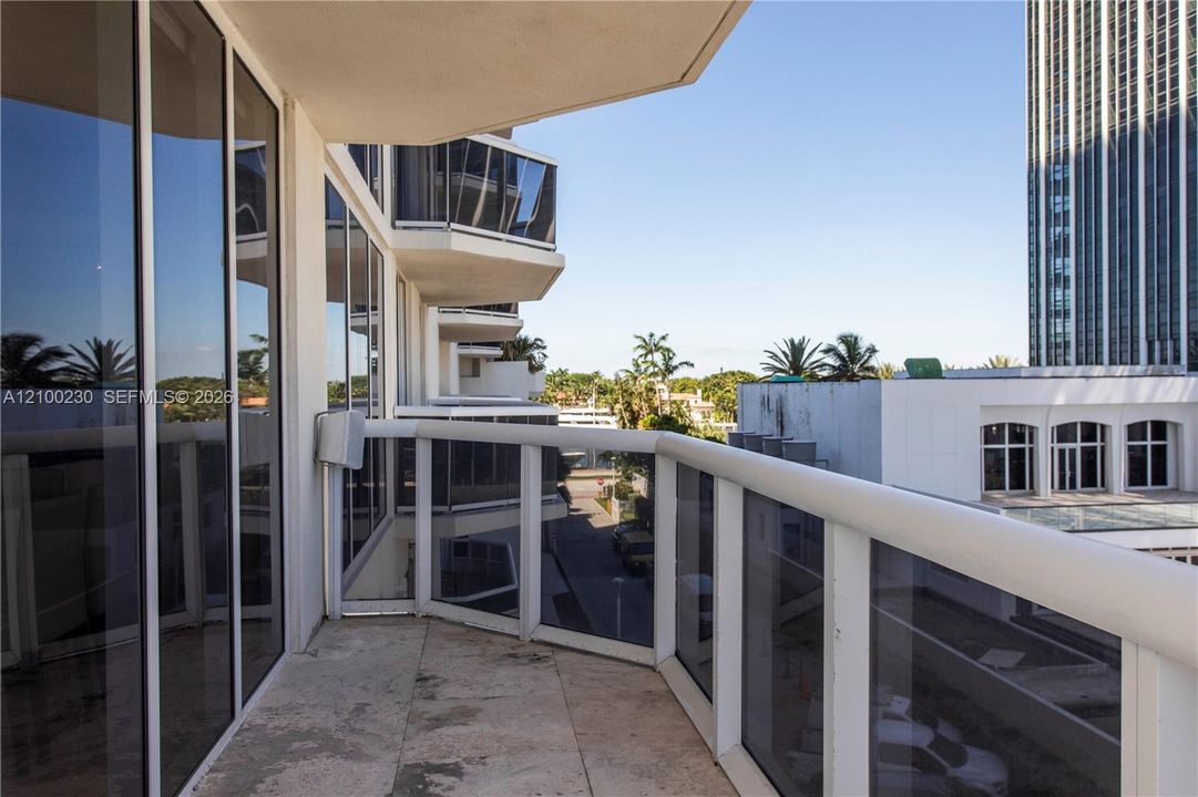 For Rent: $11,000 (2 beds, 2 baths, 1980 Square Feet)