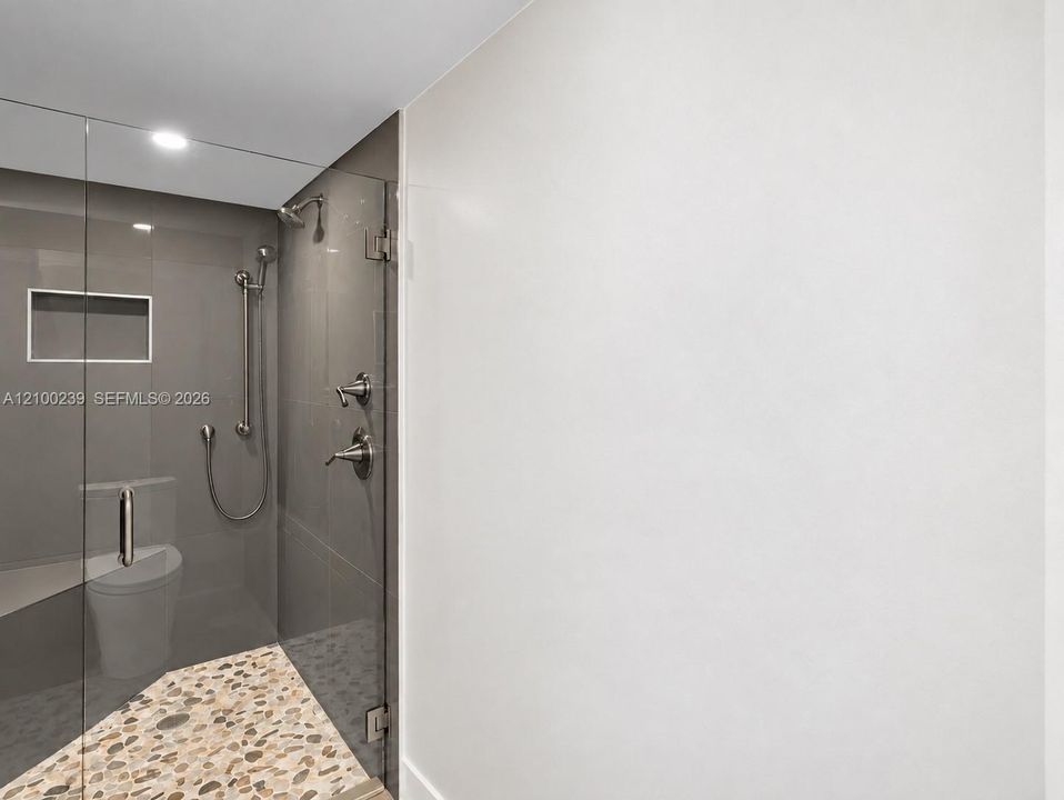 En Venta: $749,000 (2 camas, 2 baños, 1330 Pies cuadrados)