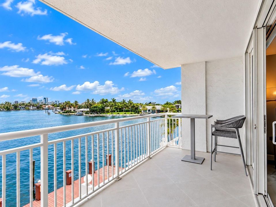 En Venta: $749,000 (2 camas, 2 baños, 1330 Pies cuadrados)