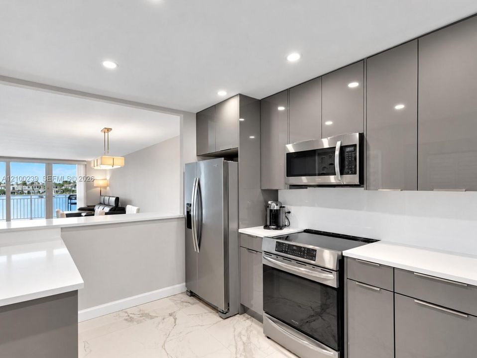 En Venta: $749,000 (2 camas, 2 baños, 1330 Pies cuadrados)