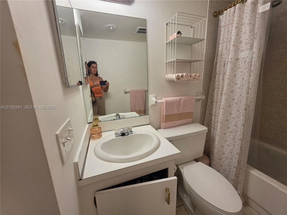 На продажу: $135,000 (2 спален, 2 ванн, 1016 Квадратных фут)