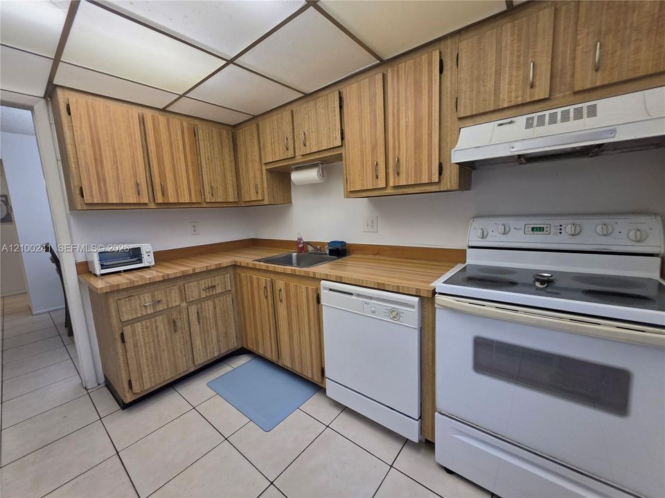 На продажу: $135,000 (2 спален, 2 ванн, 1016 Квадратных фут)