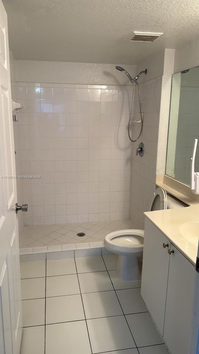 For Rent: $1,850 (2 beds, 2 baths, 895 Square Feet)