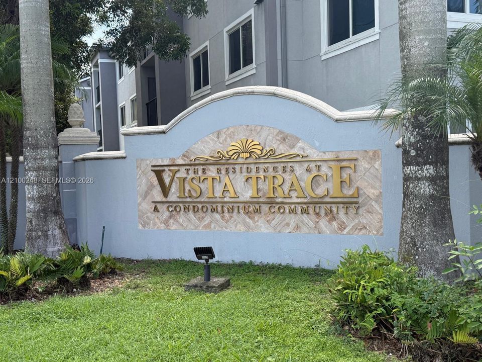 For Rent: $1,850 (2 beds, 2 baths, 895 Square Feet)