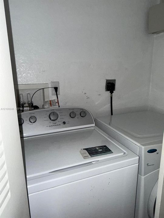 For Rent: $1,850 (2 beds, 2 baths, 895 Square Feet)