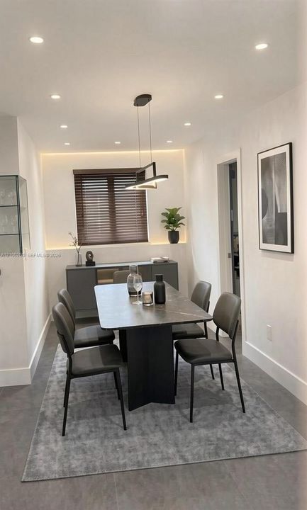 Virtually staged dinning room