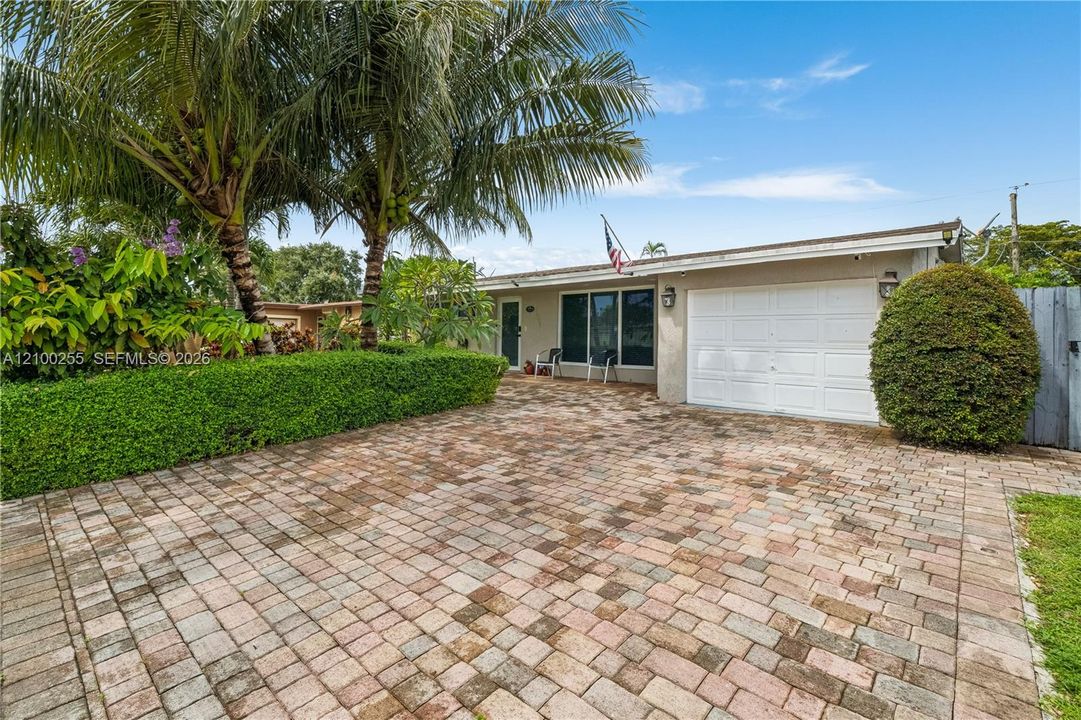 For Sale: $540,000 (3 beds, 2 baths, 1524 Square Feet)