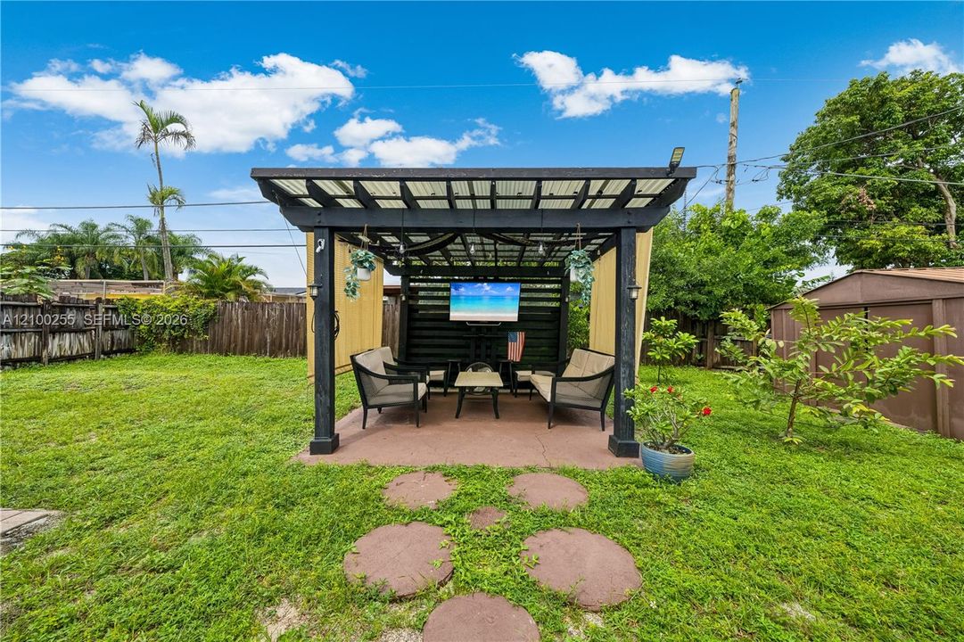 For Sale: $540,000 (3 beds, 2 baths, 1524 Square Feet)