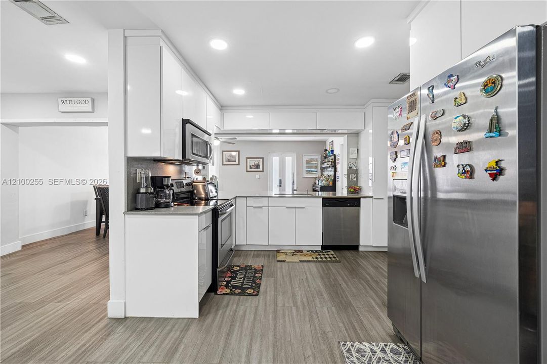 For Sale: $540,000 (3 beds, 2 baths, 1524 Square Feet)