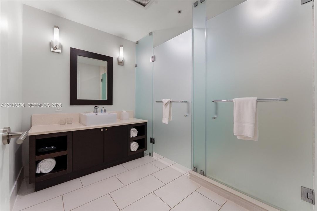 En Venta: $135,000 (1 camas, 2 baños, 1070 Pies cuadrados)