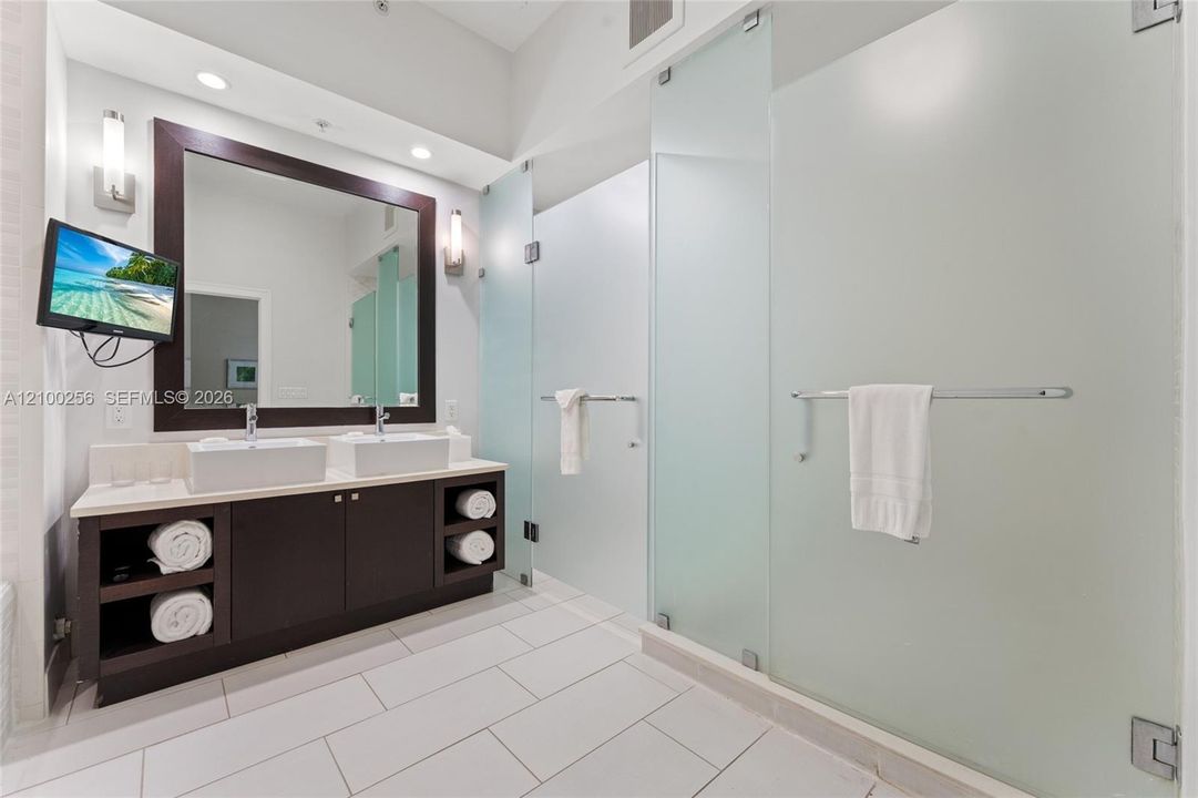 En Venta: $135,000 (1 camas, 2 baños, 1070 Pies cuadrados)