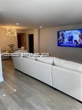For Rent: $6,500 (2 beds, 2 baths, 1350 Square Feet)