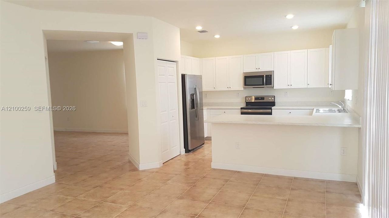 For Rent: $4,000 (4 beds, 3 baths, 2462 Square Feet)