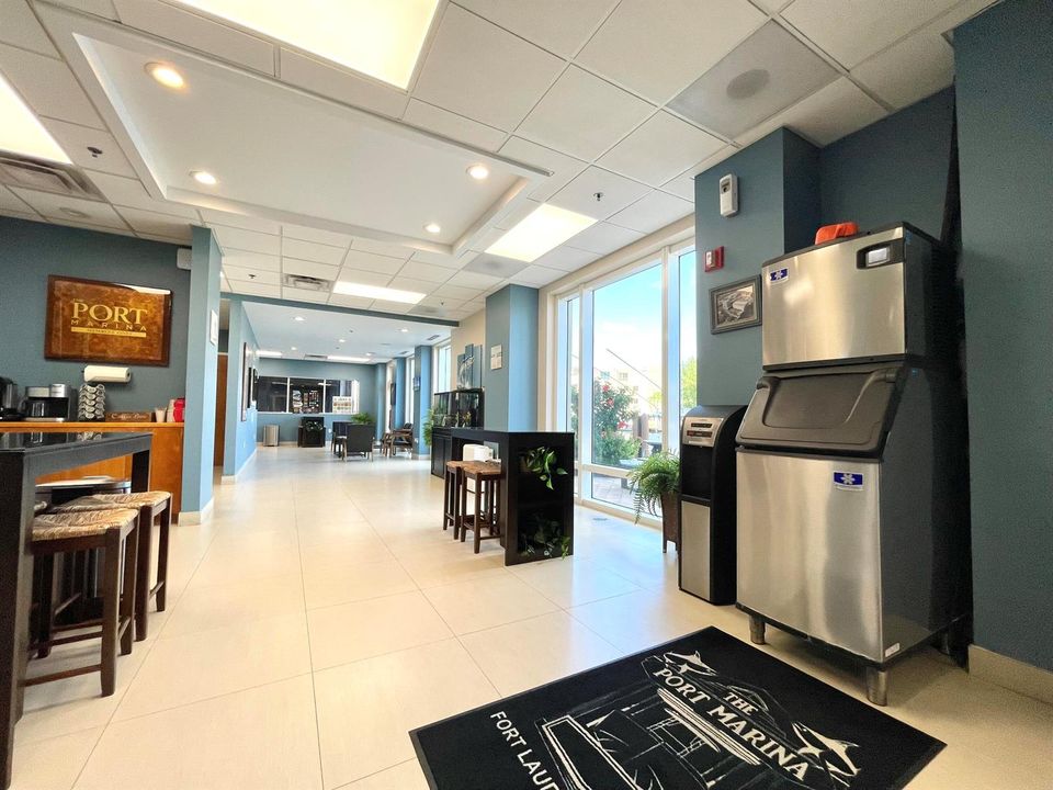 Port Marina Lounge