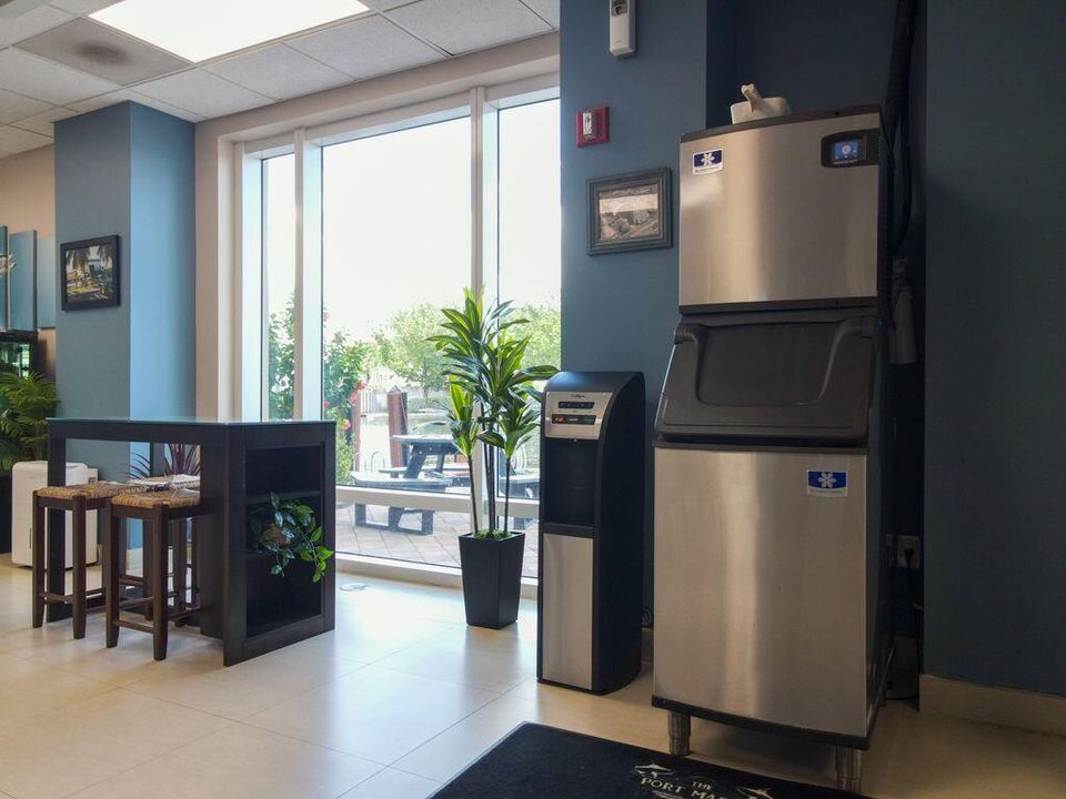 Port Marina lounge