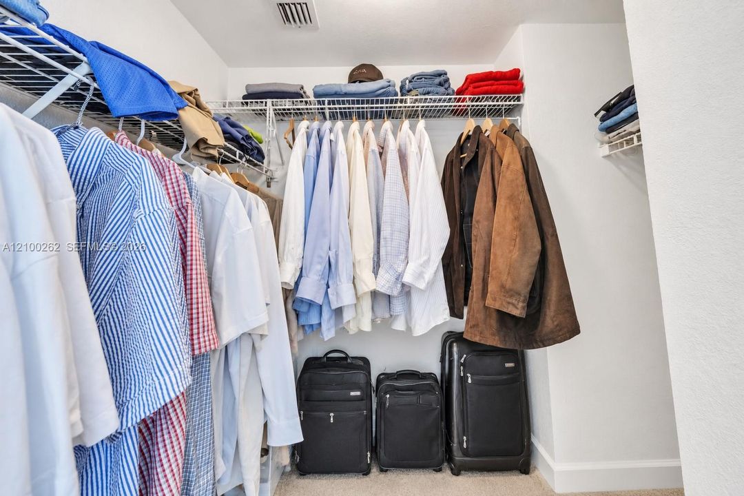 В аренду: $2,700 (0 спален, 1 ванн, 550 Квадратных фут)