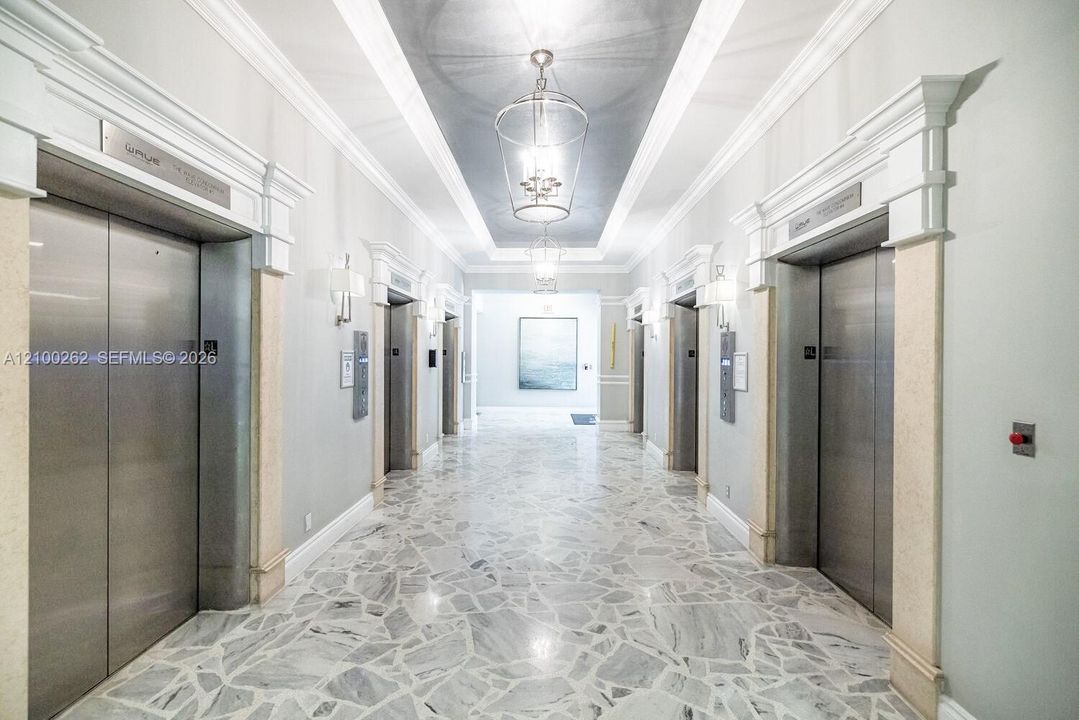В аренду: $2,700 (0 спален, 1 ванн, 550 Квадратных фут)