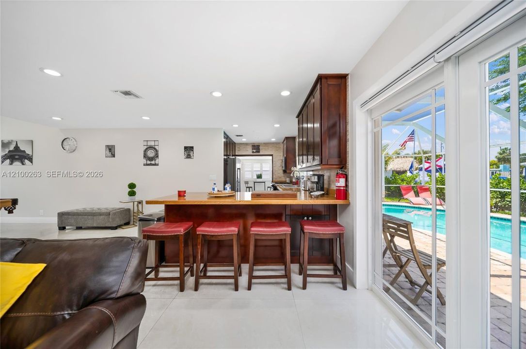 En Venta: $1,249,000 (4 camas, 3 baños, 2122 Pies cuadrados)