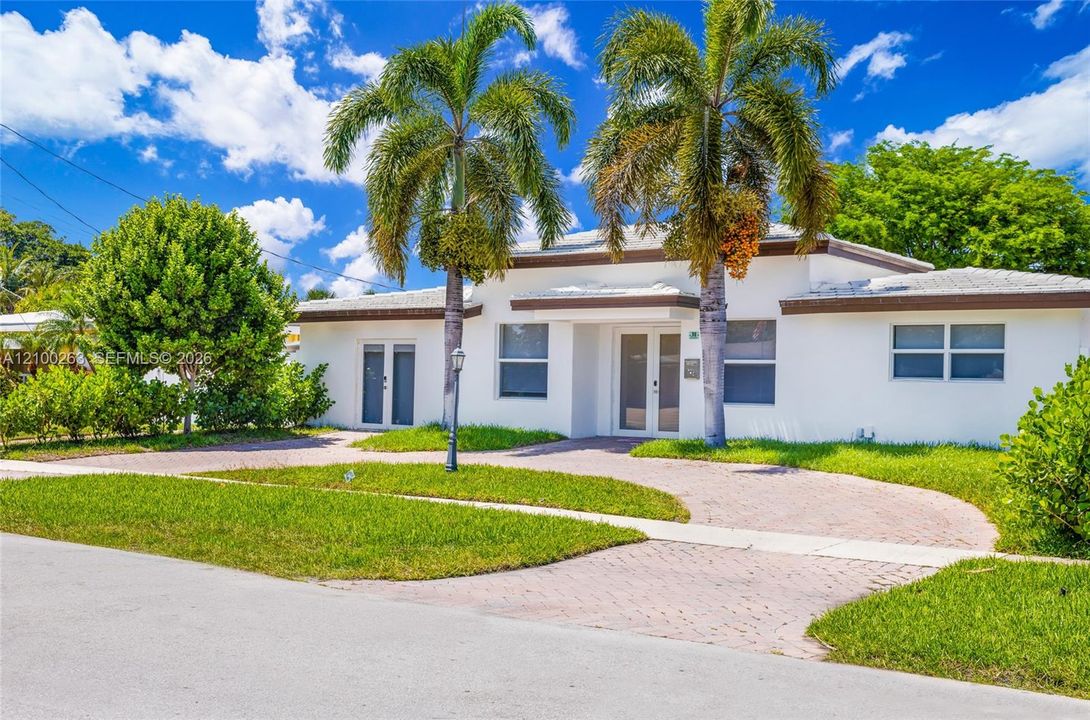 En Venta: $1,249,000 (4 camas, 3 baños, 2122 Pies cuadrados)