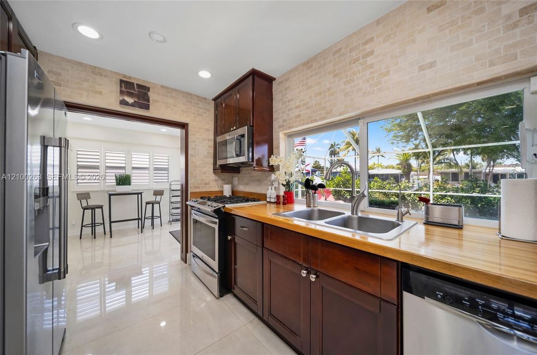 En Venta: $1,249,000 (4 camas, 3 baños, 2122 Pies cuadrados)