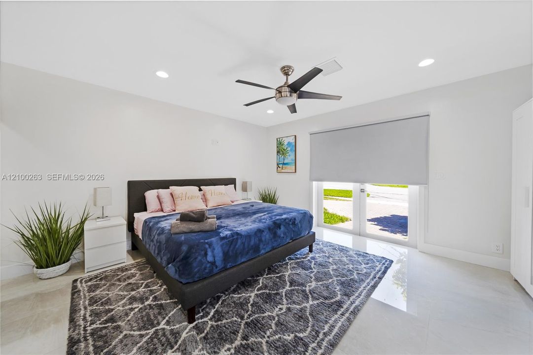 En Venta: $1,249,000 (4 camas, 3 baños, 2122 Pies cuadrados)