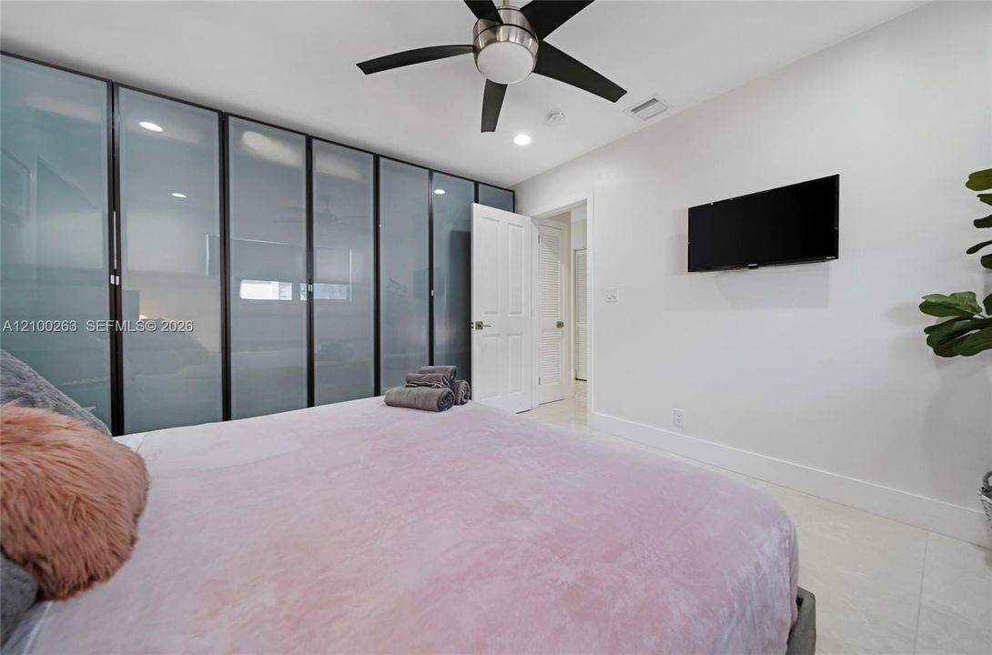 En Venta: $1,249,000 (4 camas, 3 baños, 2122 Pies cuadrados)