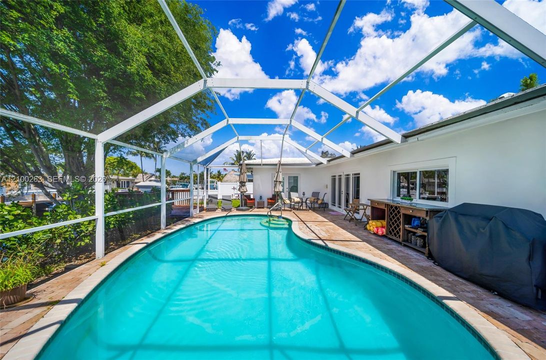 En Venta: $1,249,000 (4 camas, 3 baños, 2122 Pies cuadrados)