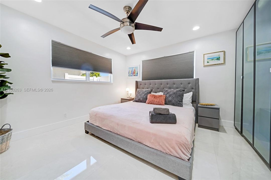 En Venta: $1,249,000 (4 camas, 3 baños, 2122 Pies cuadrados)
