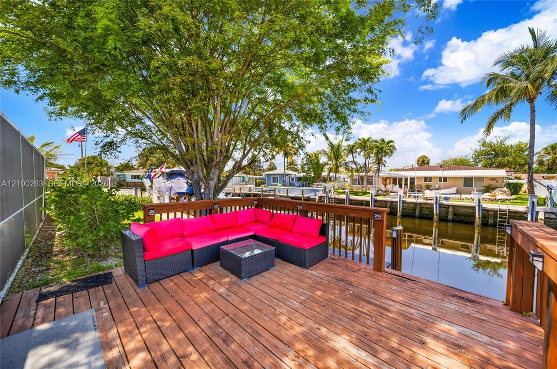 En Venta: $1,249,000 (4 camas, 3 baños, 2122 Pies cuadrados)