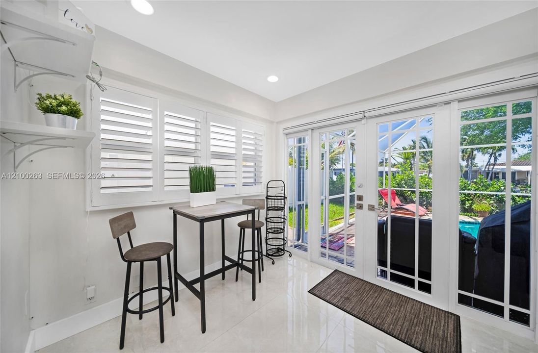 En Venta: $1,249,000 (4 camas, 3 baños, 2122 Pies cuadrados)
