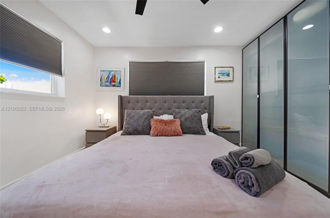 En Venta: $1,249,000 (4 camas, 3 baños, 2122 Pies cuadrados)