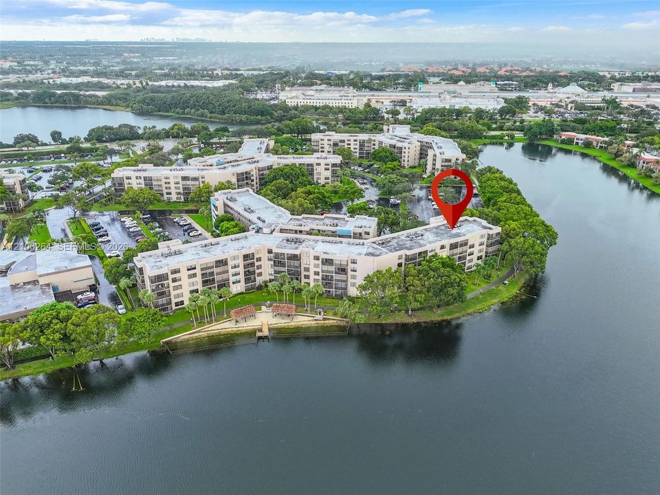 На продажу: $185,000 (2 спален, 2 ванн, 852 Квадратных фут)