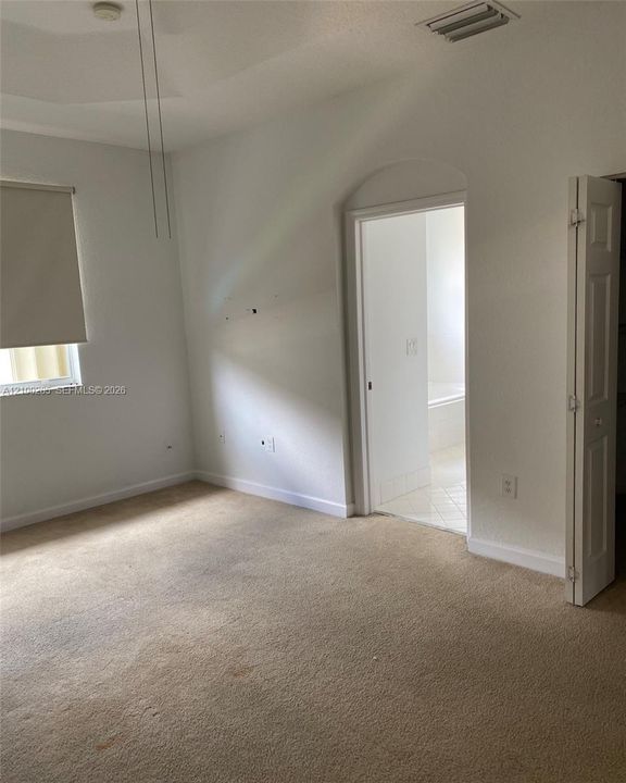 В аренду: $3,100 (3 спален, 2 ванн, 1670 Квадратных фут)